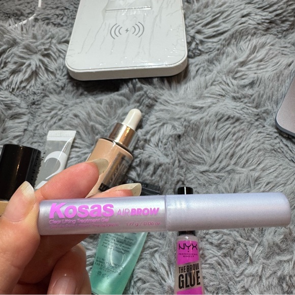 Makeup Lot - Picture 9 of 11